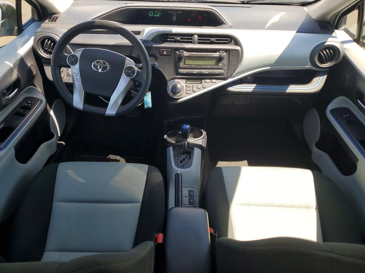 2012 TOYOTA PRIUS C TWO photo 15