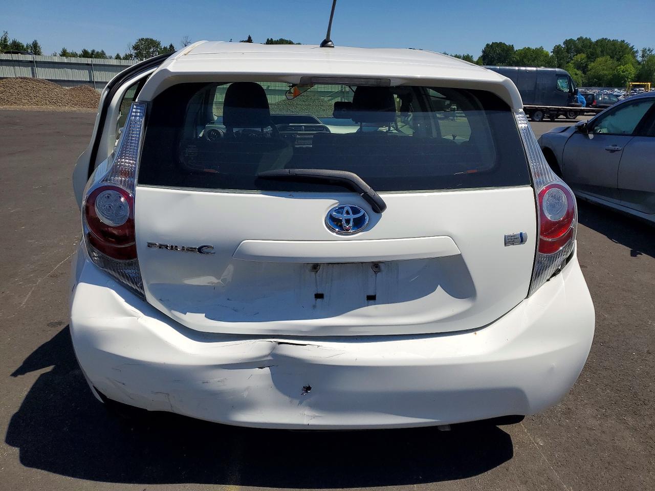 2012 TOYOTA PRIUS C TWO photo 11