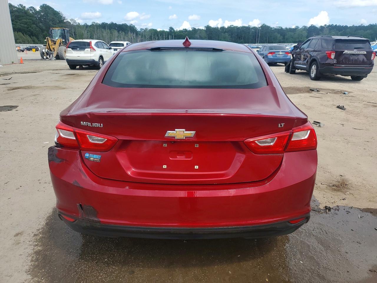 2018 CHEVROLET MALIBU LT photo 11