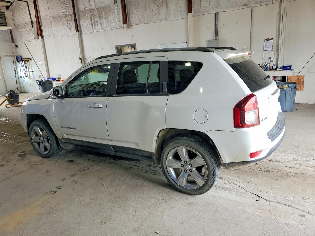 2017 JEEP COMPASS LATITUDE photo 3