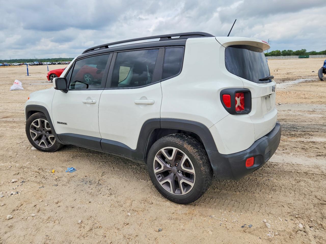 2015 JEEP RENEGADE LATITUDE photo 3
