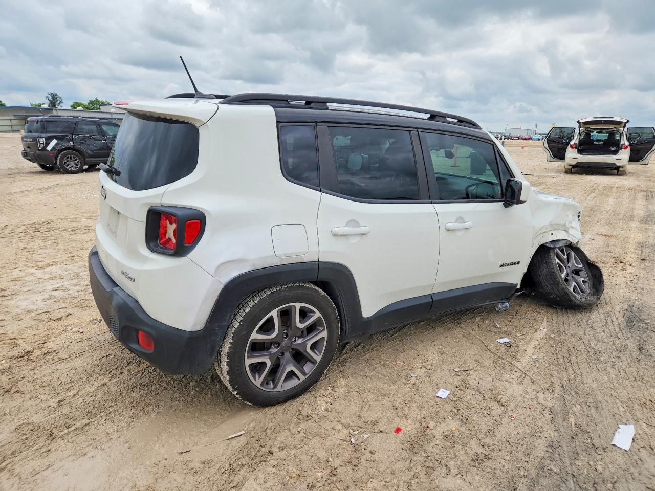 2015 JEEP RENEGADE LATITUDE photo 5