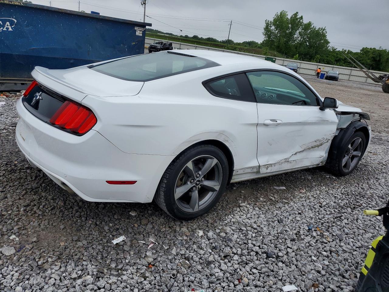 2016 FORD MUSTANG photo 5