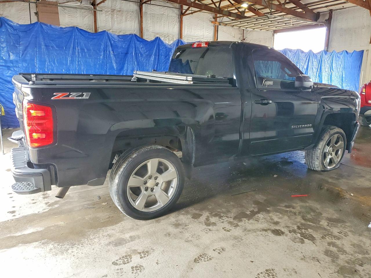 2017 CHEVROLET SILVERADO K1500 LT photo 3