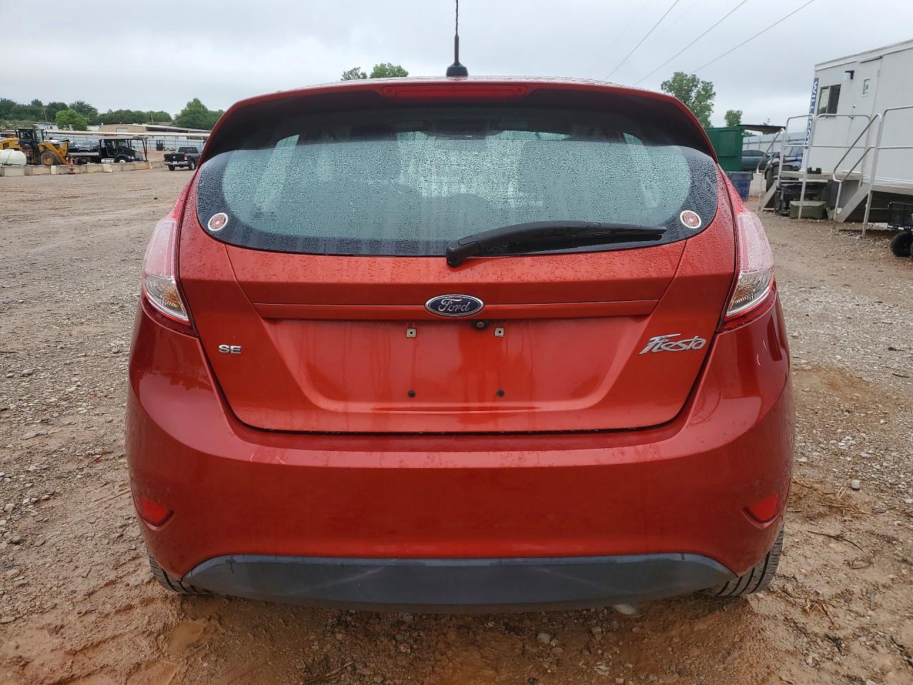 2018 FORD FIESTA SE photo 16