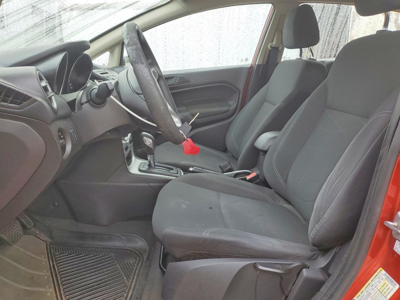 2018 FORD FIESTA SE photo 19