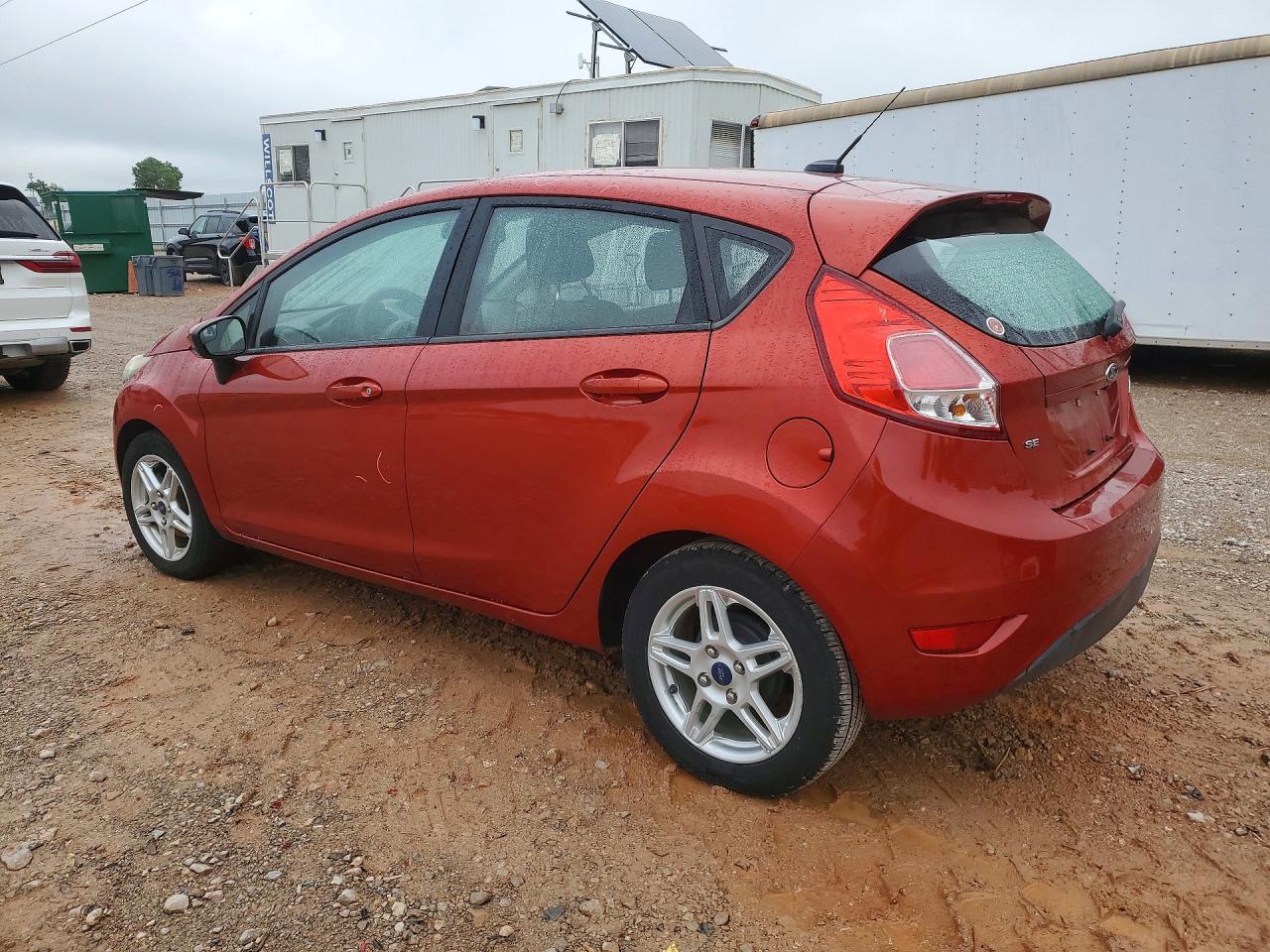 2018 FORD FIESTA SE photo 4