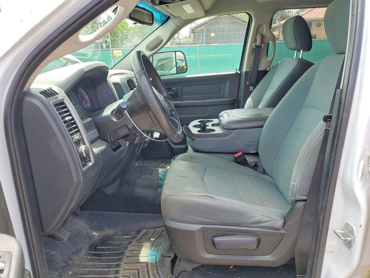 2016 RAM 1500 ST photo 19