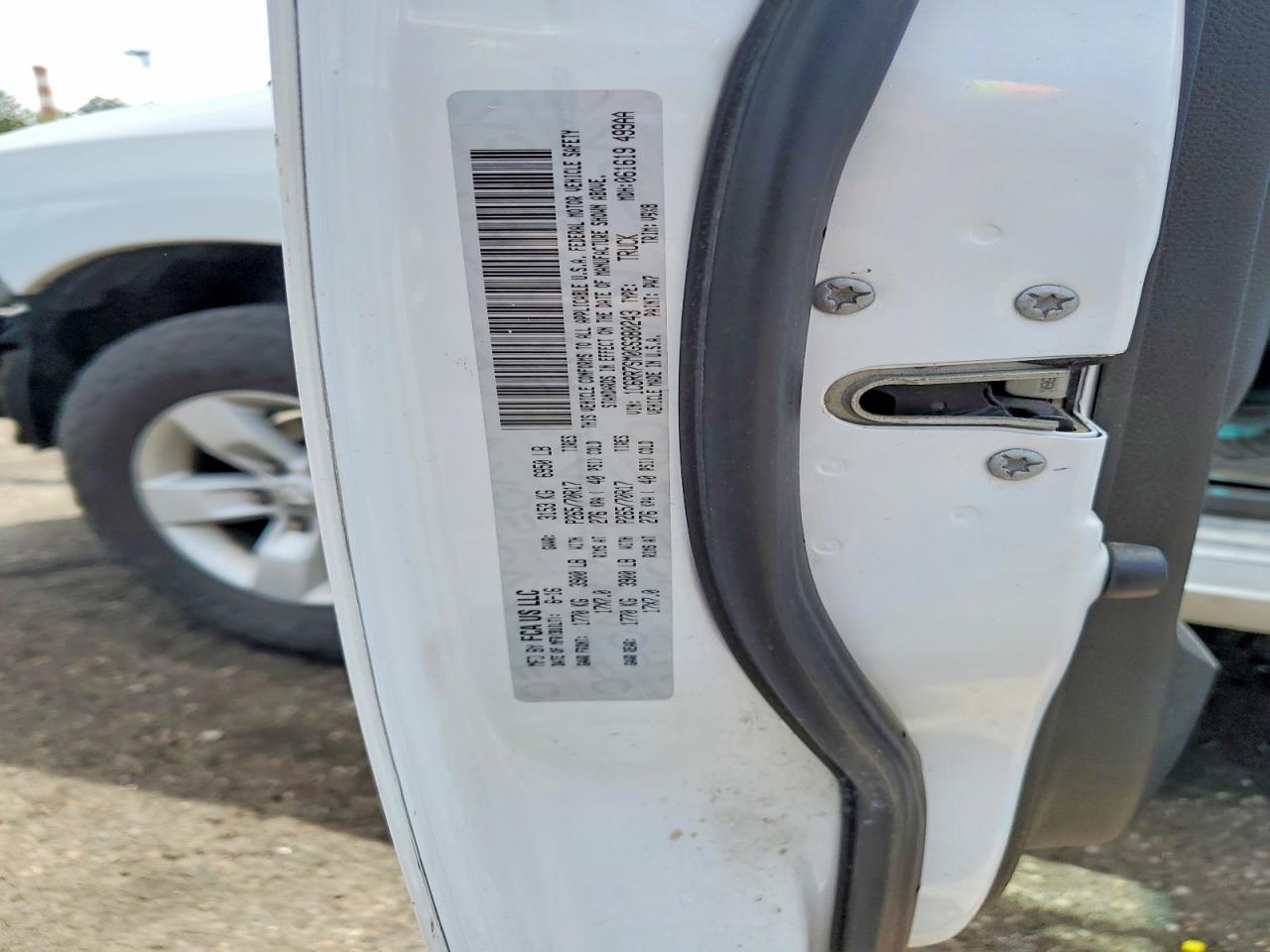 2016 RAM 1500 ST photo 34