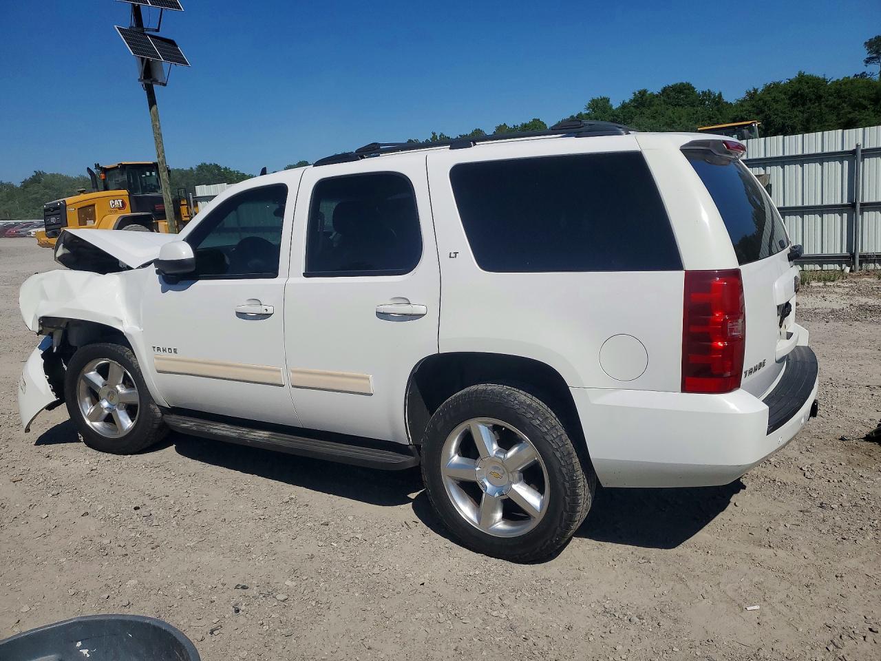 2011 CHEVROLET TAHOE C1500 LT photo 2