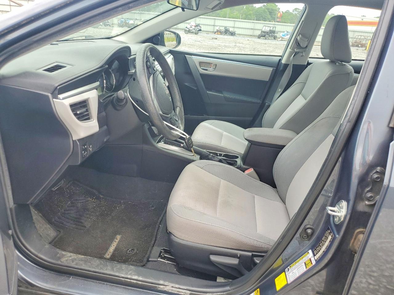 2015 TOYOTA COROLLA LE photo 13
