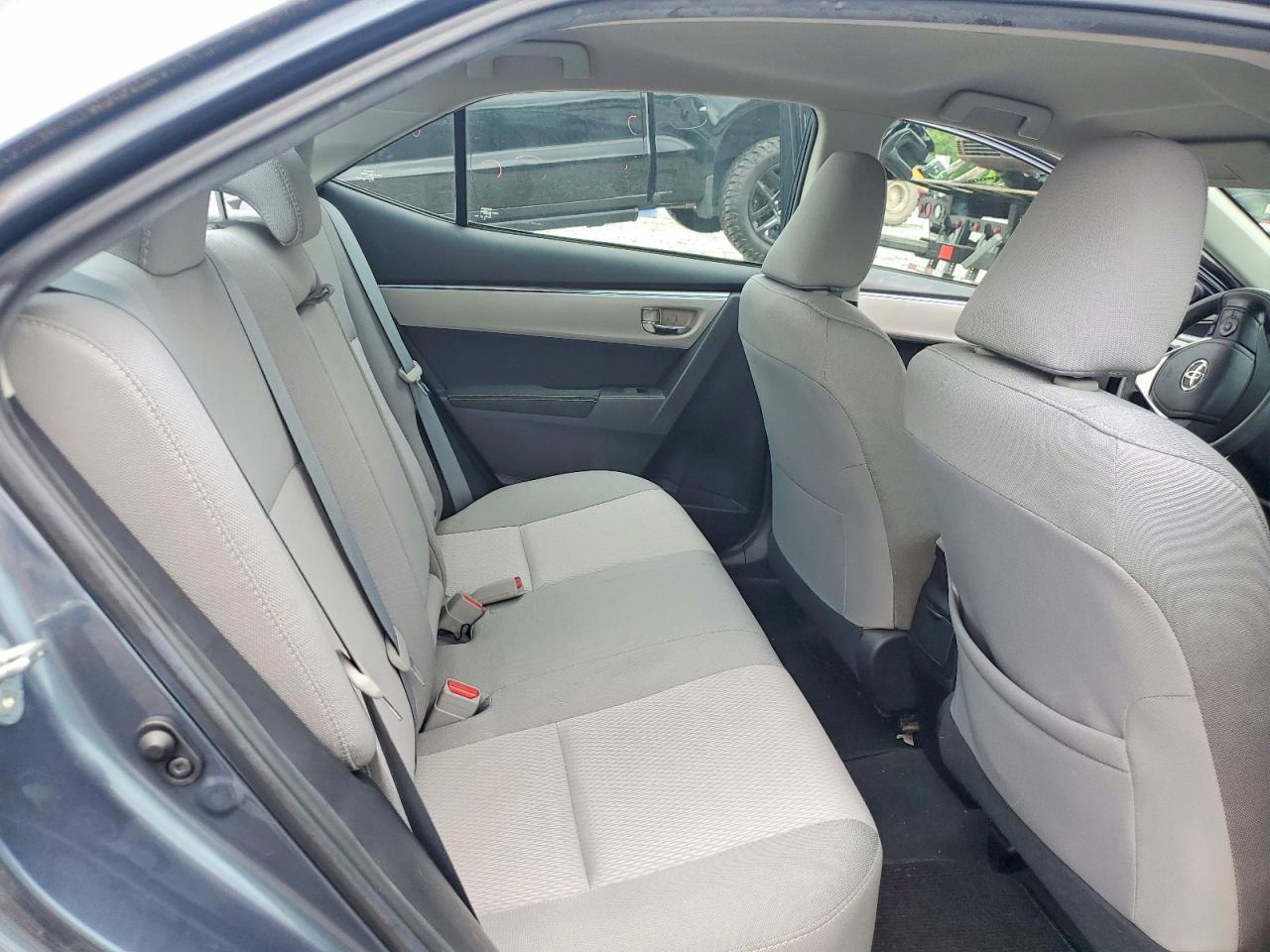 2015 TOYOTA COROLLA LE photo 19