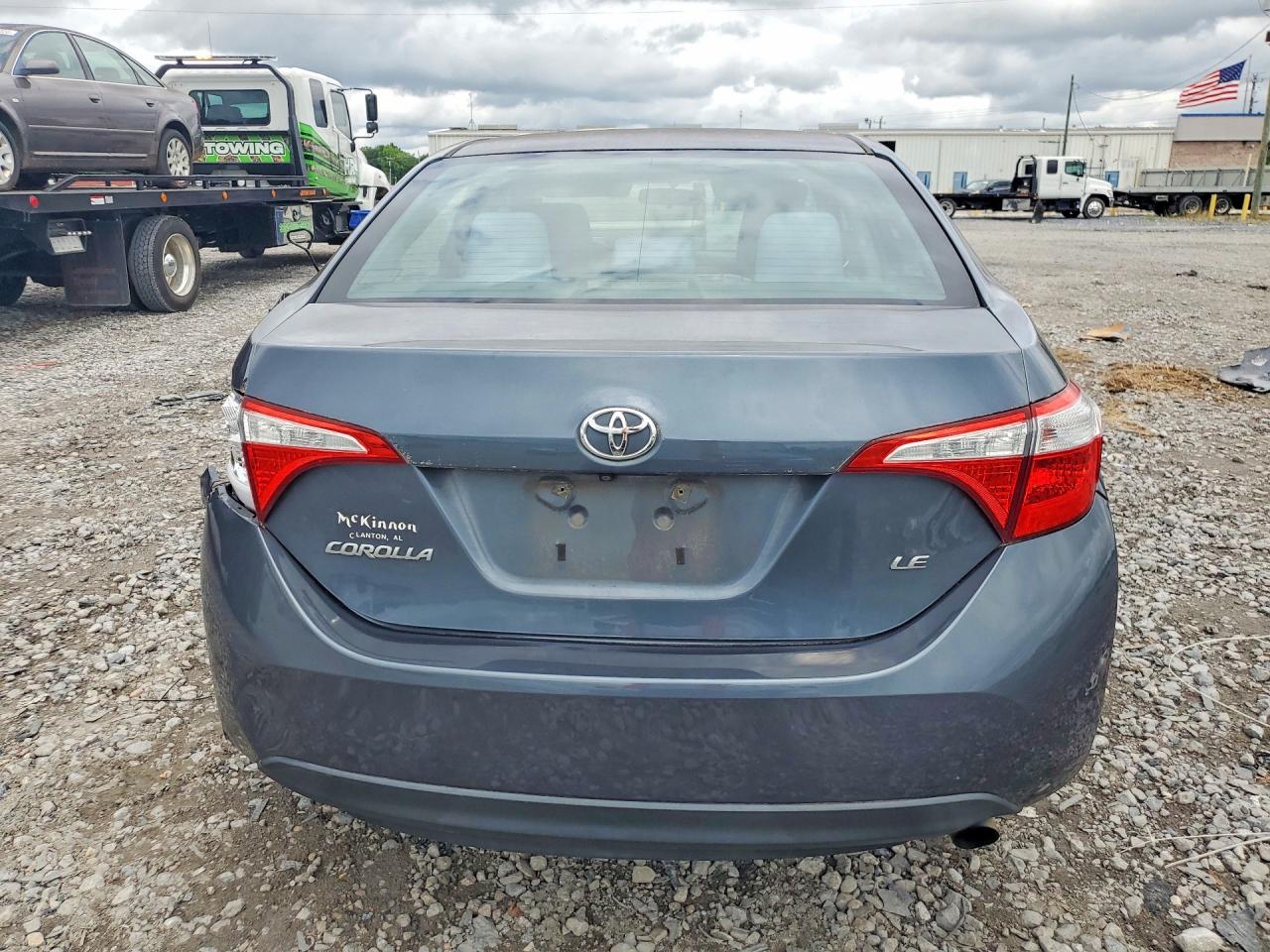 2015 TOYOTA COROLLA LE photo 11