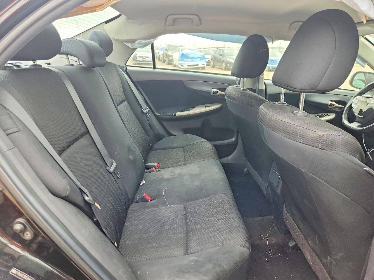 2011 TOYOTA COROLLA S photo 19