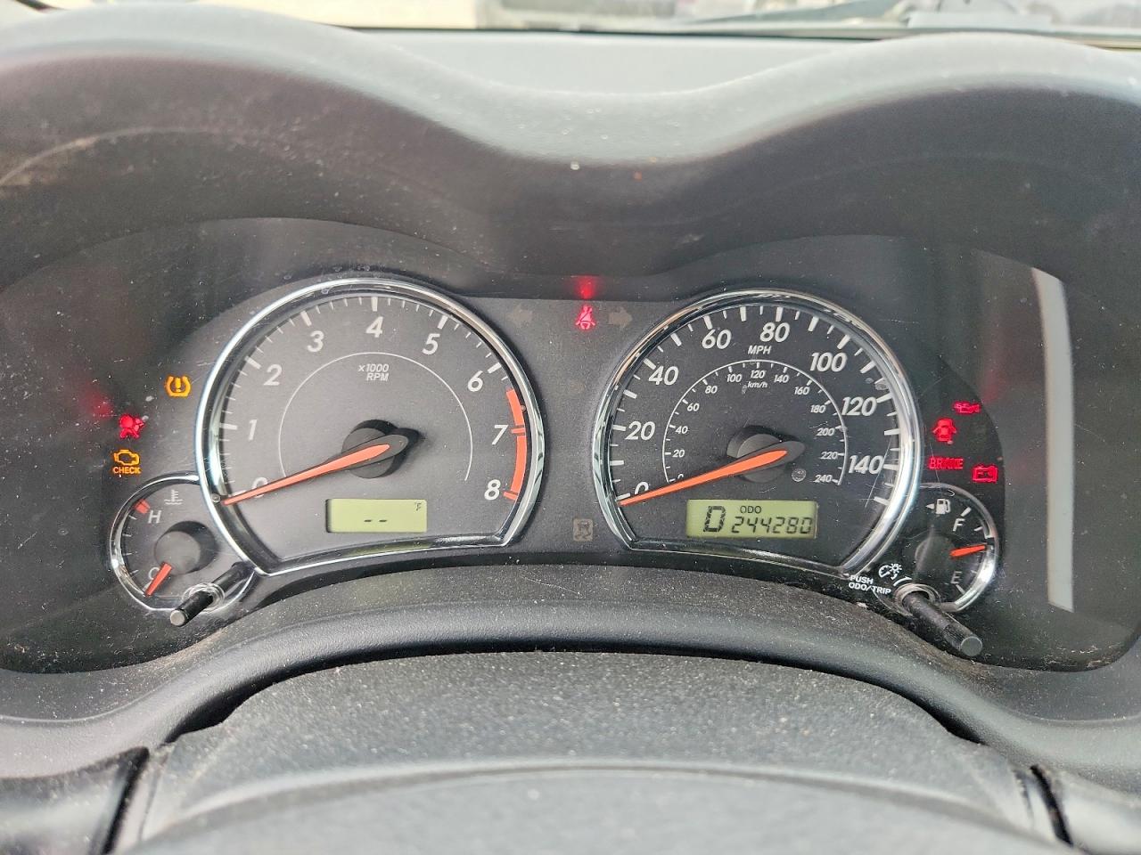 2011 TOYOTA COROLLA S photo 17