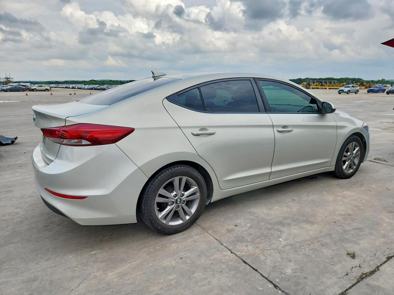 2017 HYUNDAI ELANTRA SE photo 7