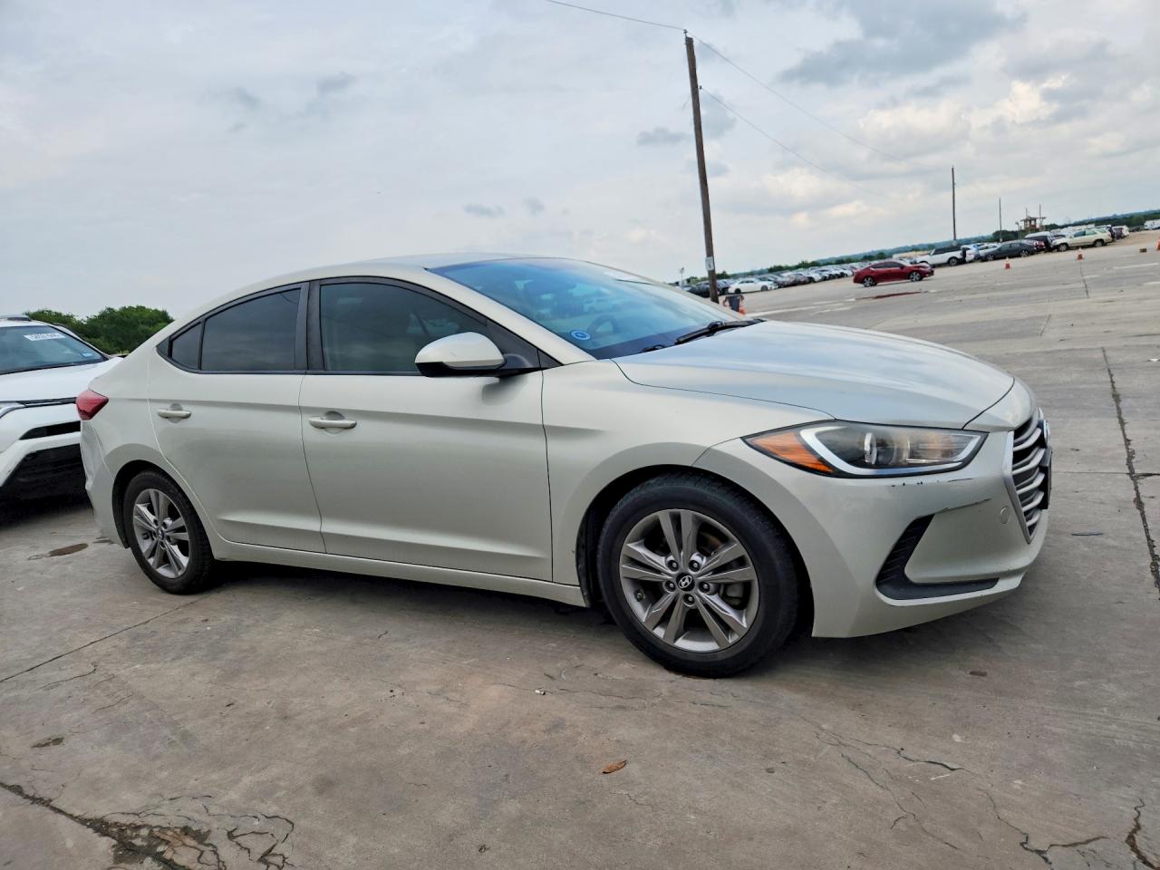 2017 HYUNDAI ELANTRA SE photo 10
