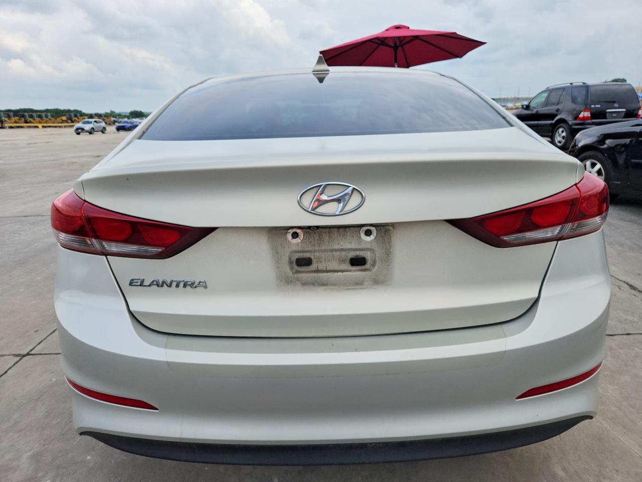 2017 HYUNDAI ELANTRA SE photo 16
