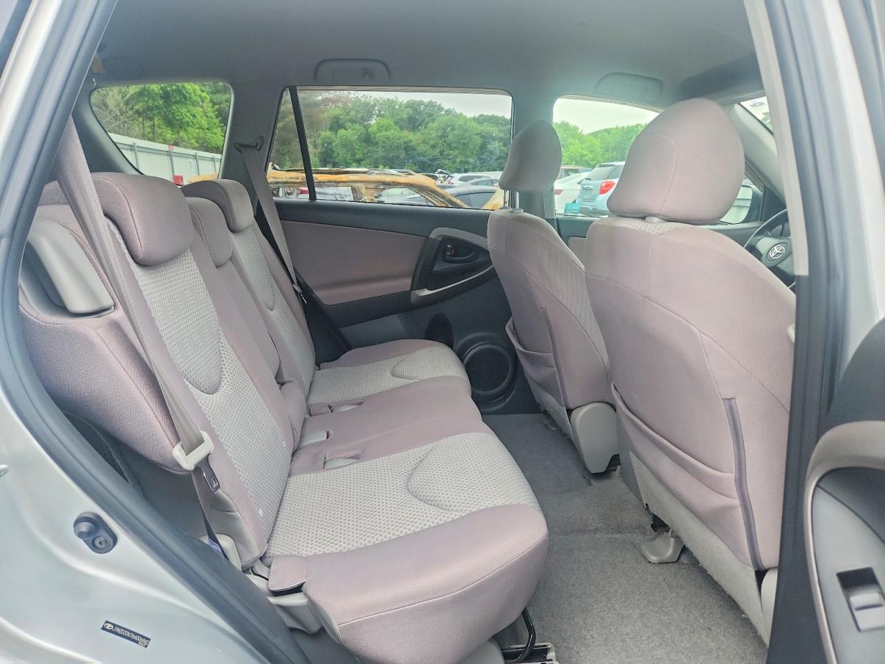 2006 TOYOTA RAV4 BASE photo 19