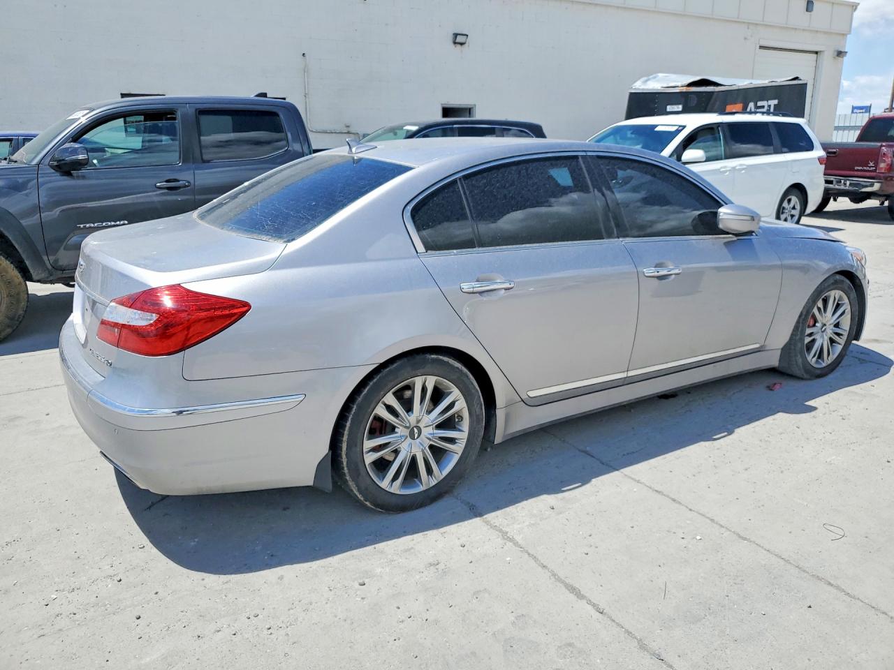 2012 HYUNDAI GENESIS photo 7