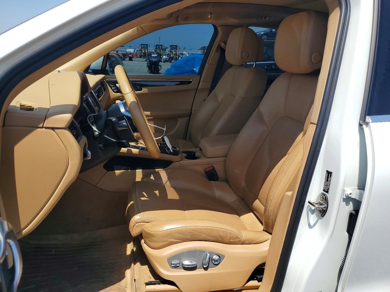2015 PORSCHE MACAN S photo 13