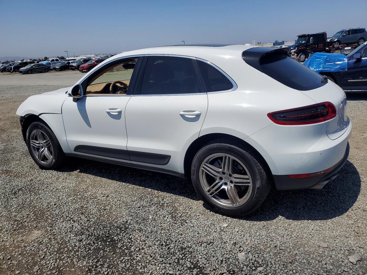 2015 PORSCHE MACAN S photo 3