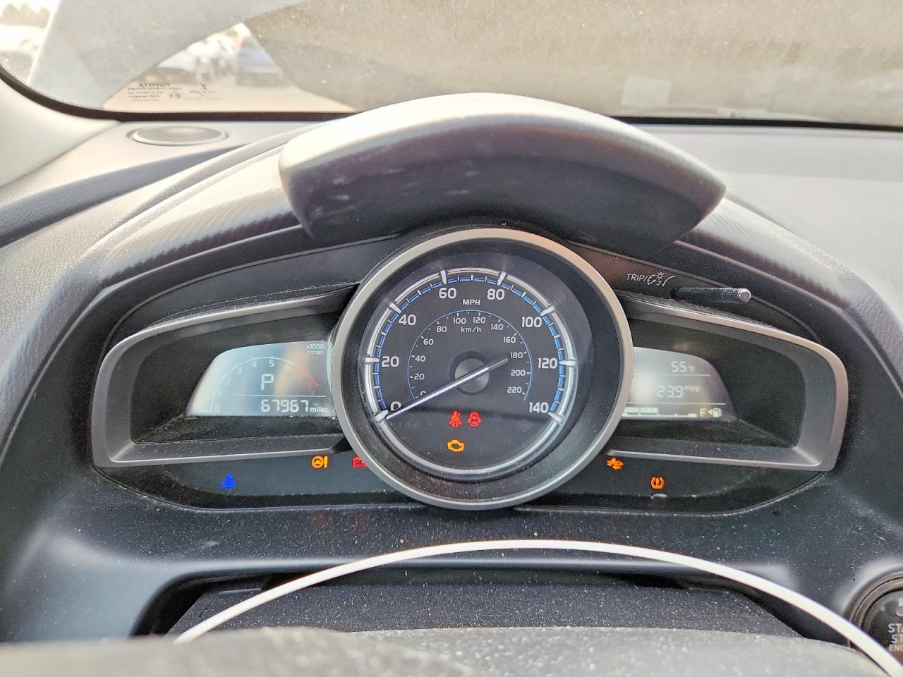 2019 TOYOTA YARIS LE photo 17