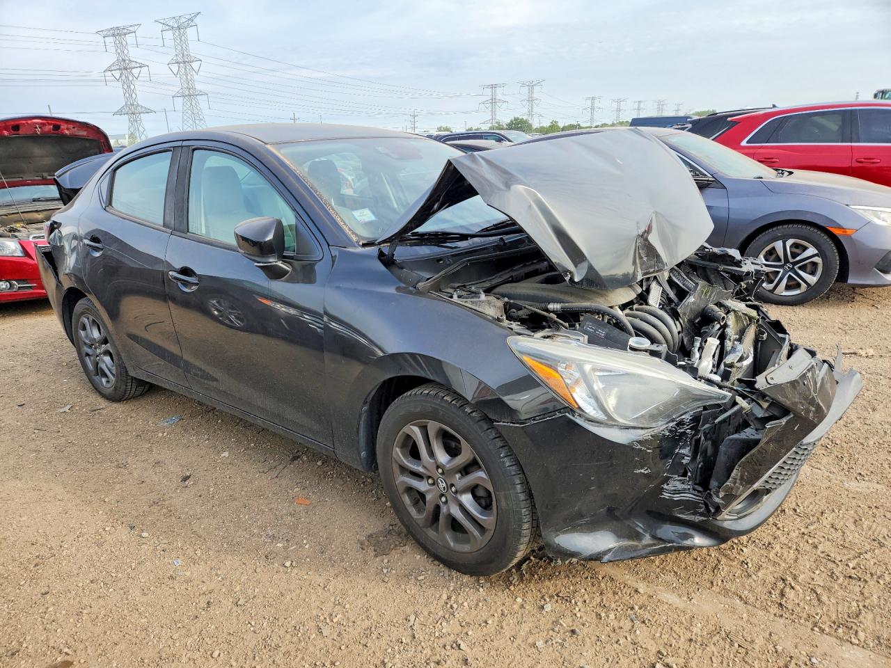 2019 TOYOTA YARIS LE photo 7