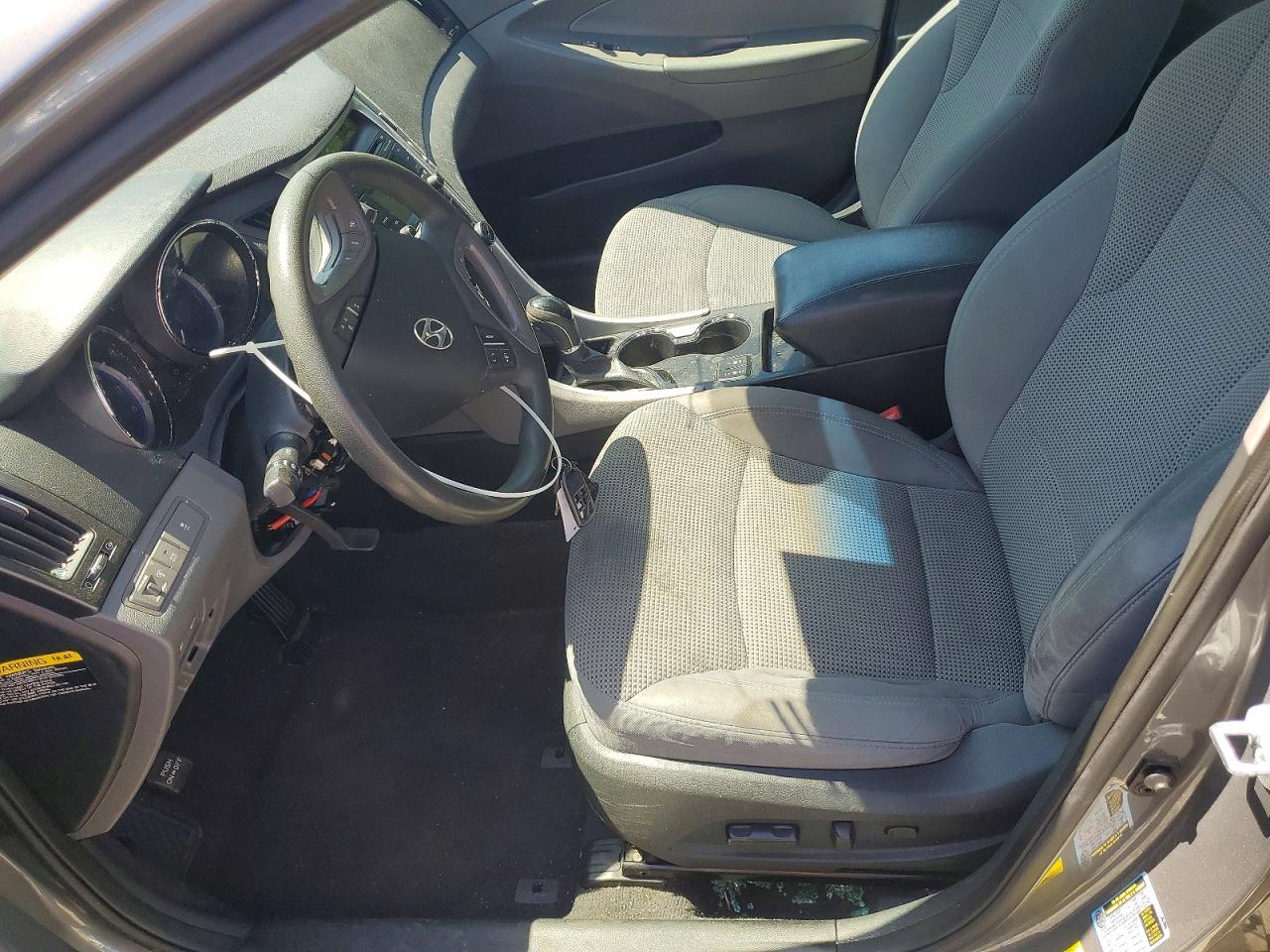 2014 HYUNDAI SONATA GLS photo 19