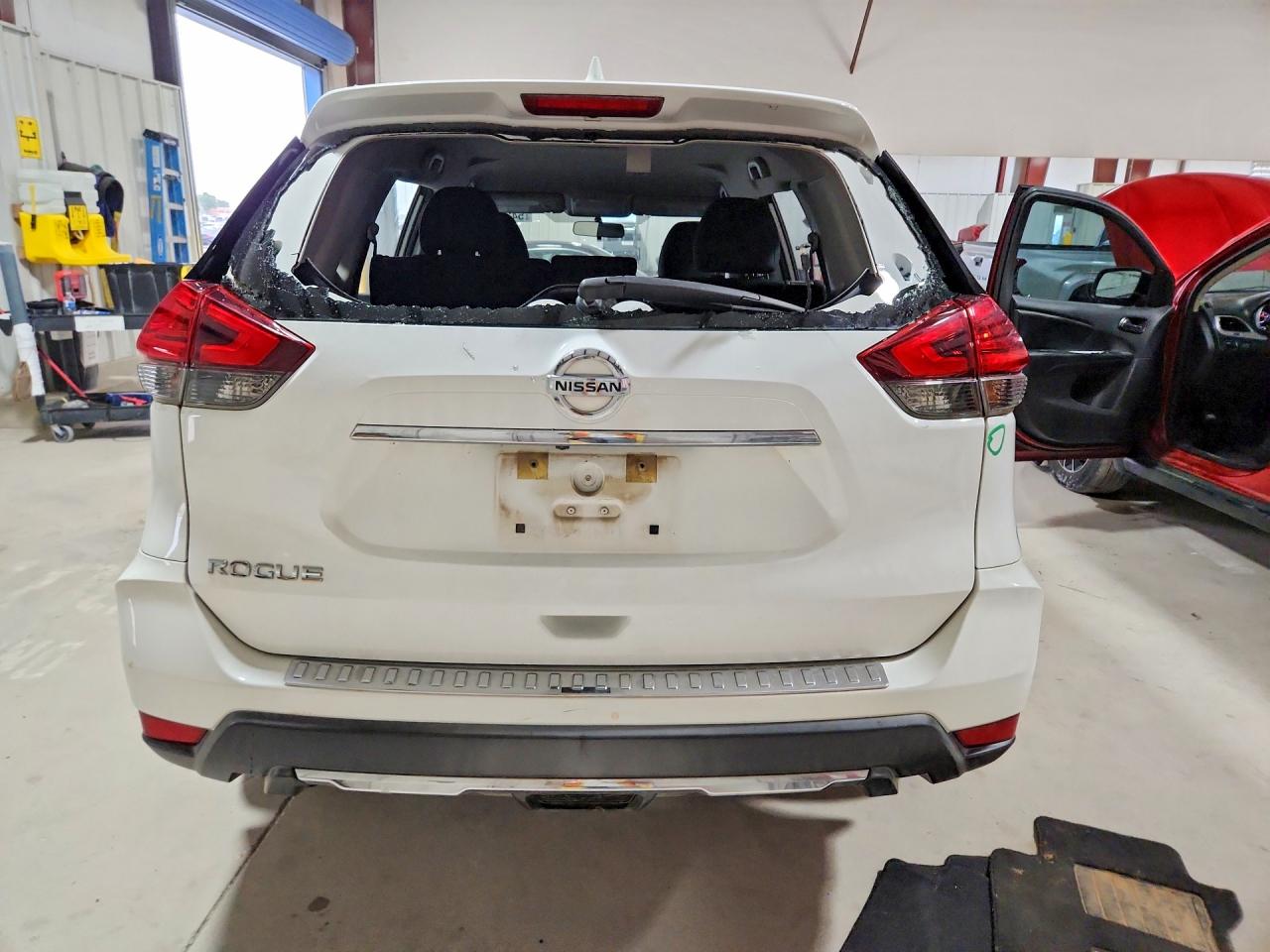 2017 NISSAN ROGUE S photo 13