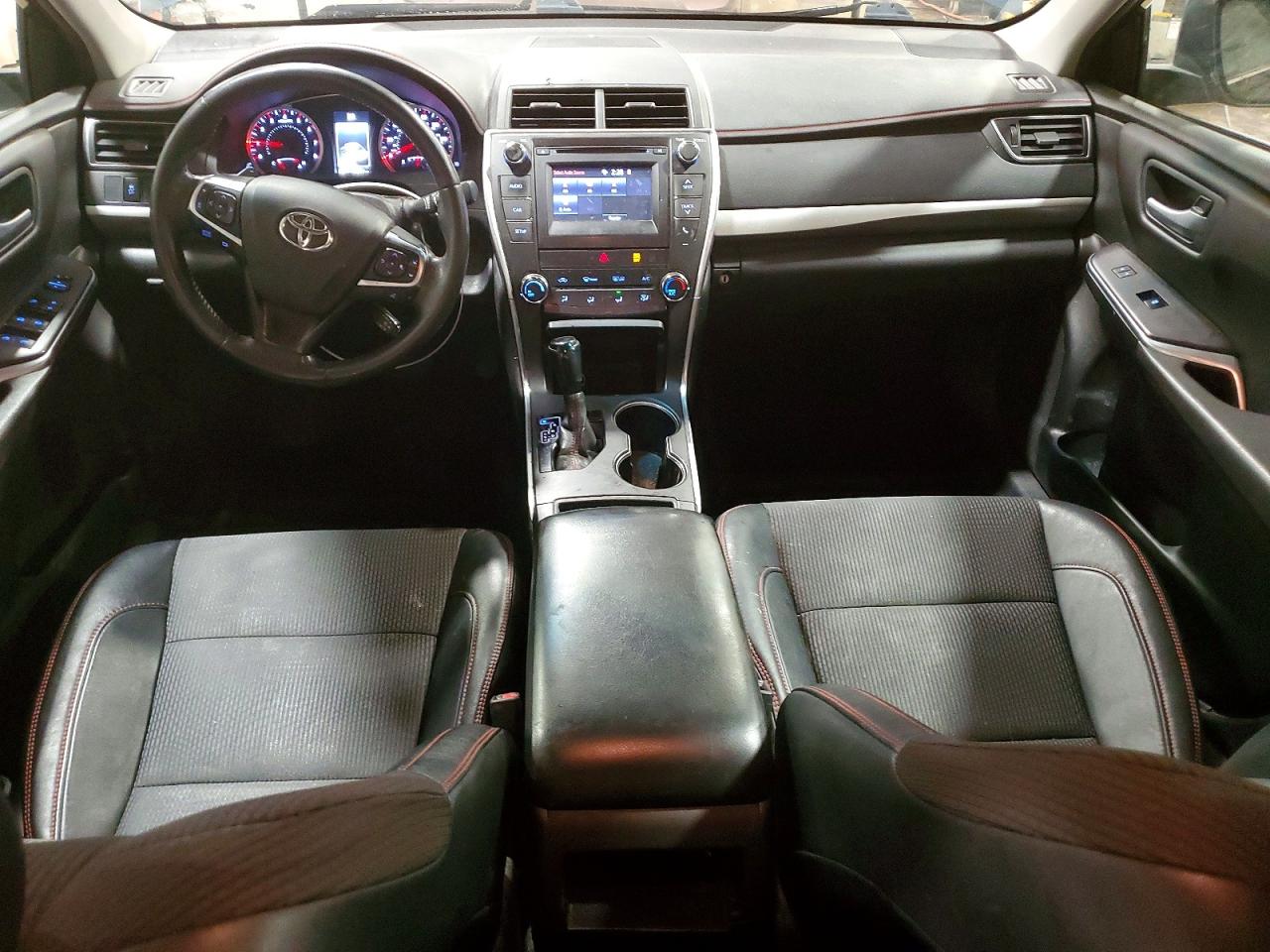2017 TOYOTA CAMRY SE photo 15