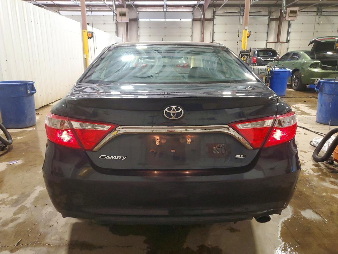 2017 TOYOTA CAMRY SE photo 11