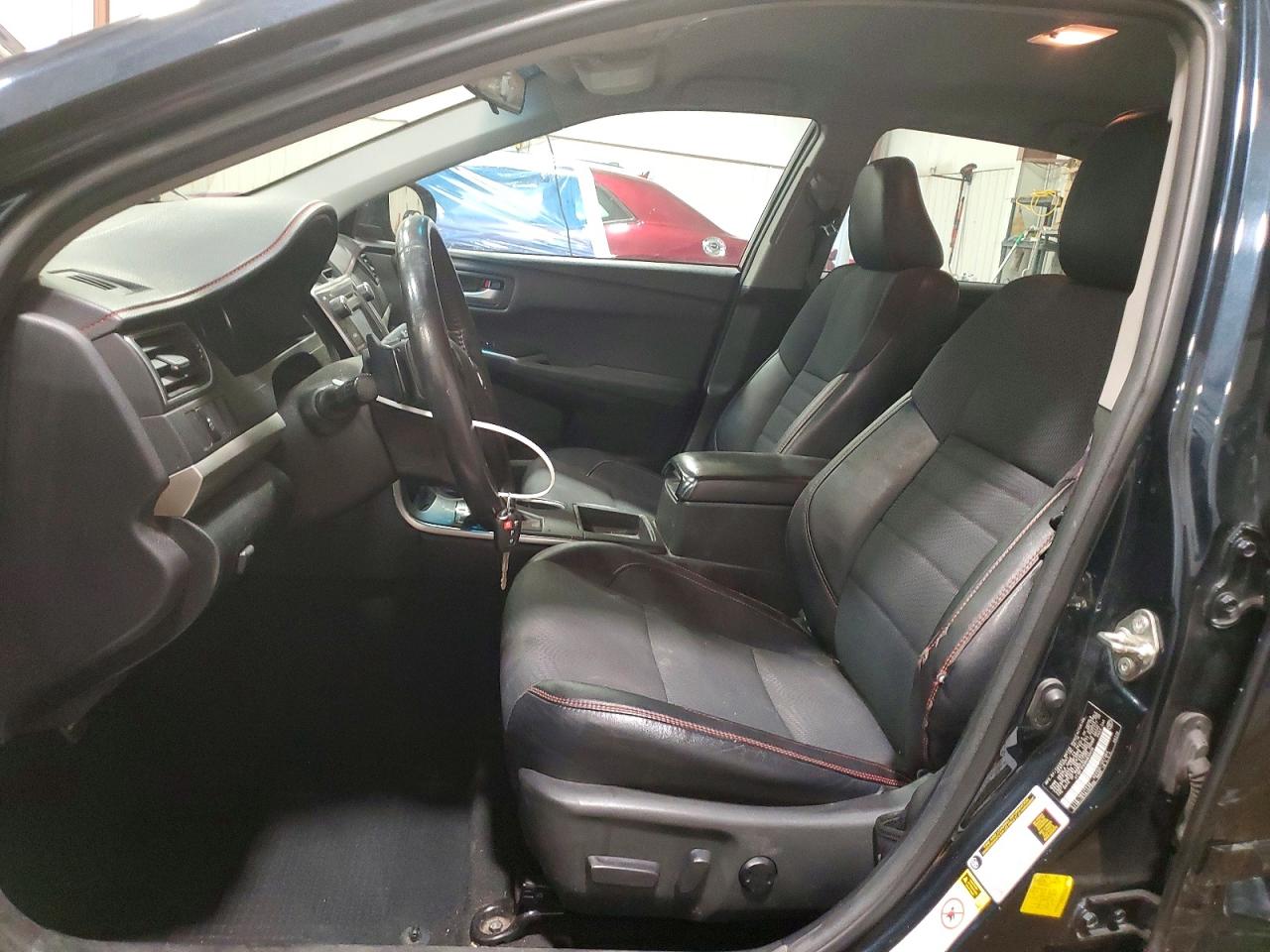 2017 TOYOTA CAMRY SE photo 13