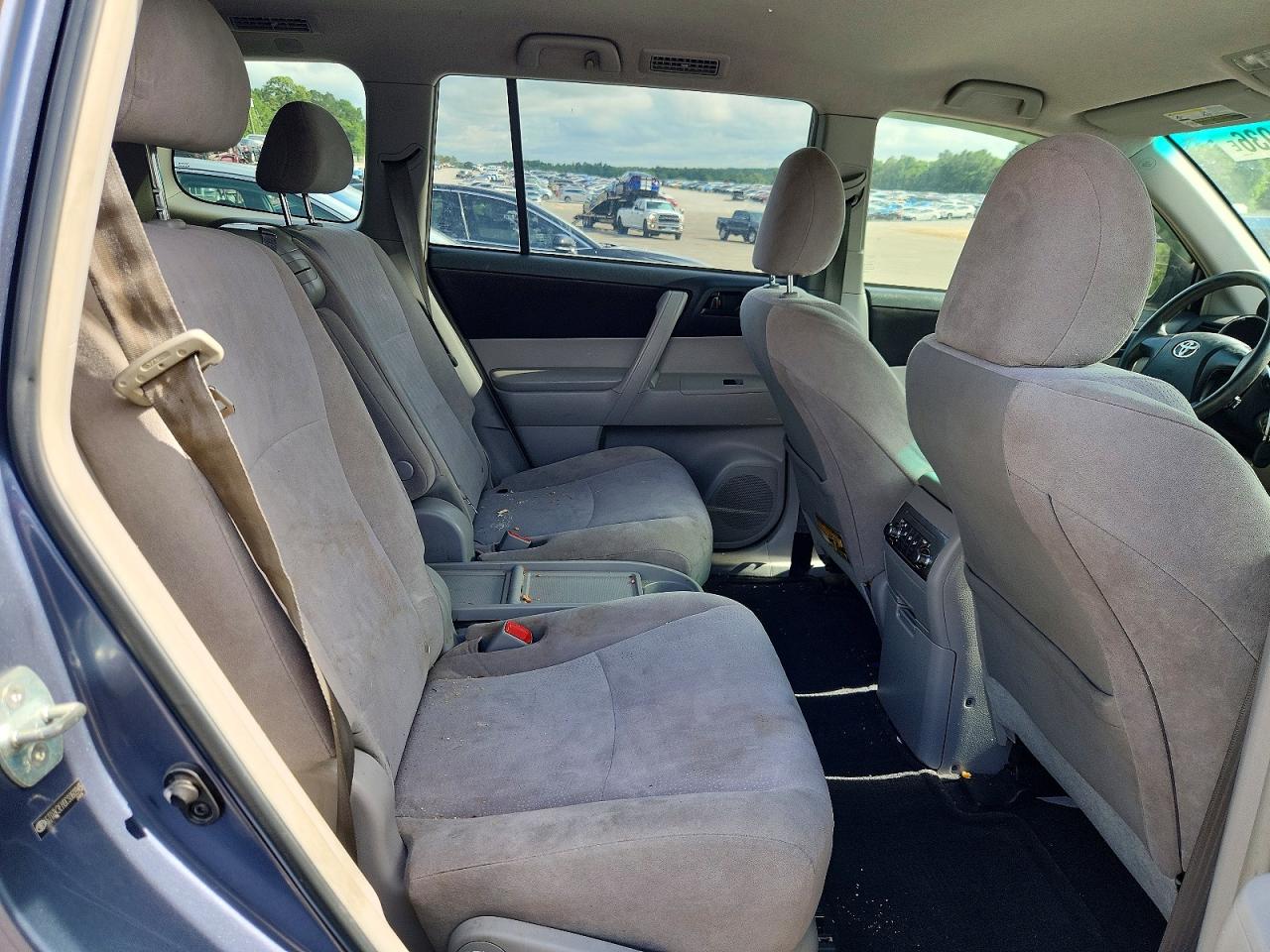 2012 TOYOTA HIGHLANDER BASE photo 21