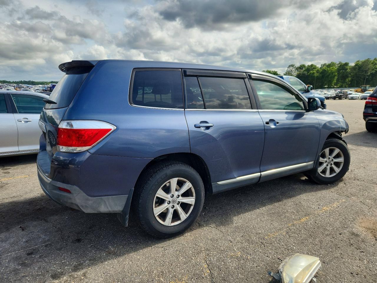 2012 TOYOTA HIGHLANDER BASE photo 5