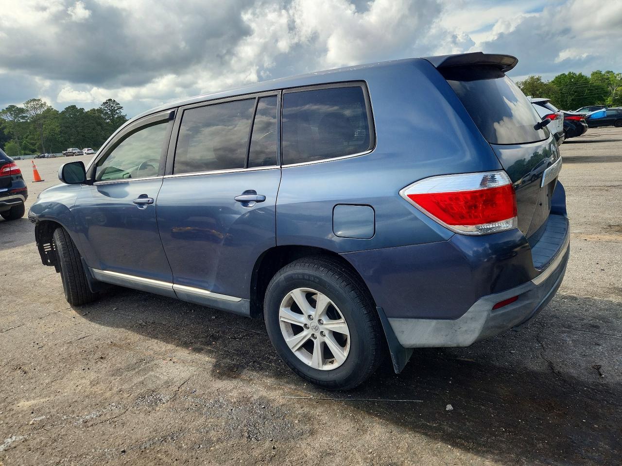 2012 TOYOTA HIGHLANDER BASE photo 3