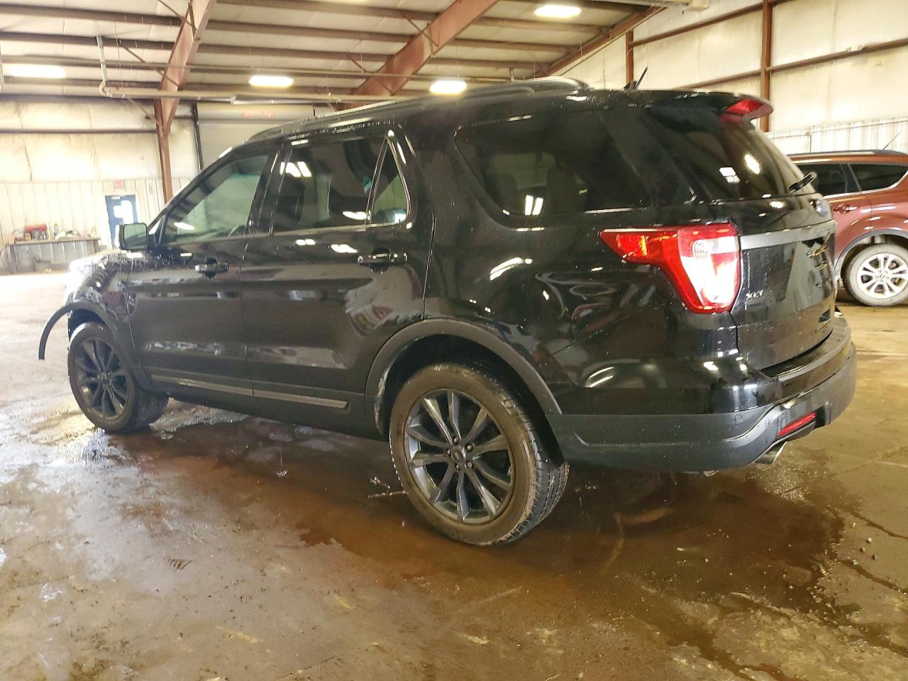 2018 FORD EXPLORER XLT photo 3