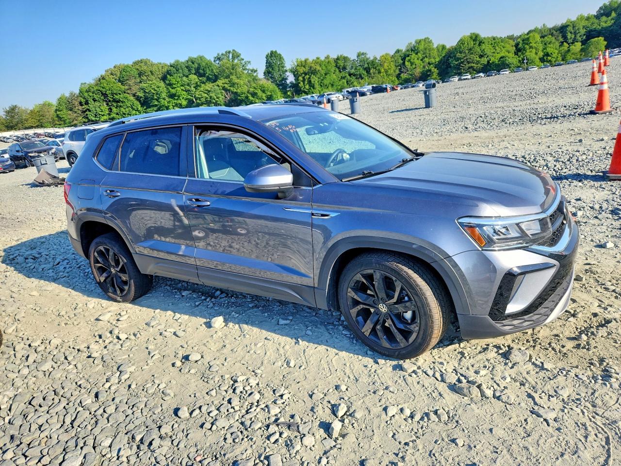 2024 VOLKSWAGEN TAOS SE photo 10