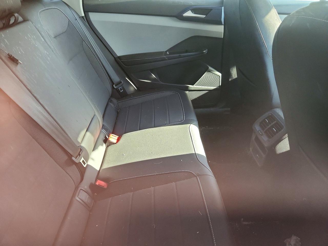 2024 VOLKSWAGEN TAOS SE photo 28