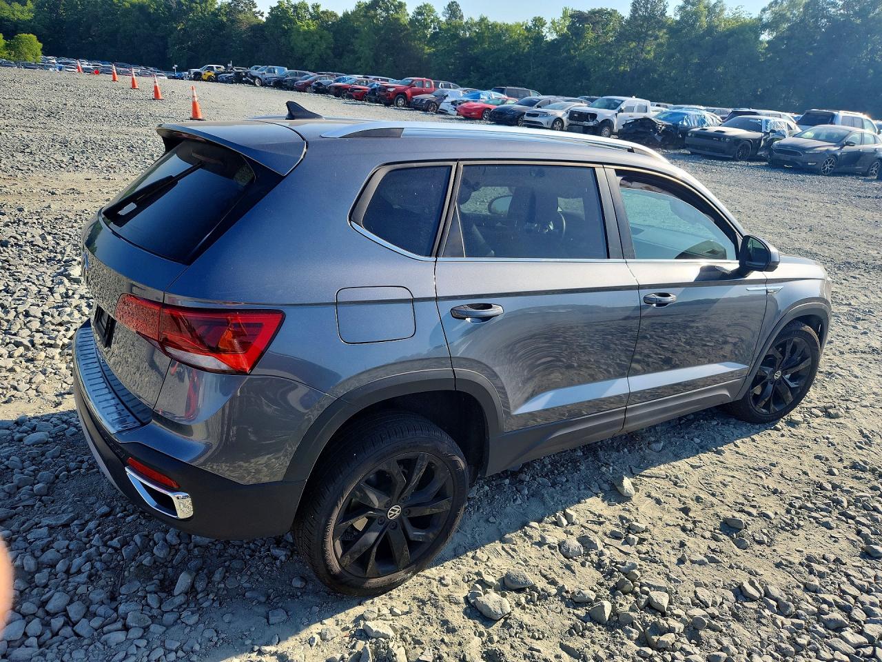 2024 VOLKSWAGEN TAOS SE photo 7