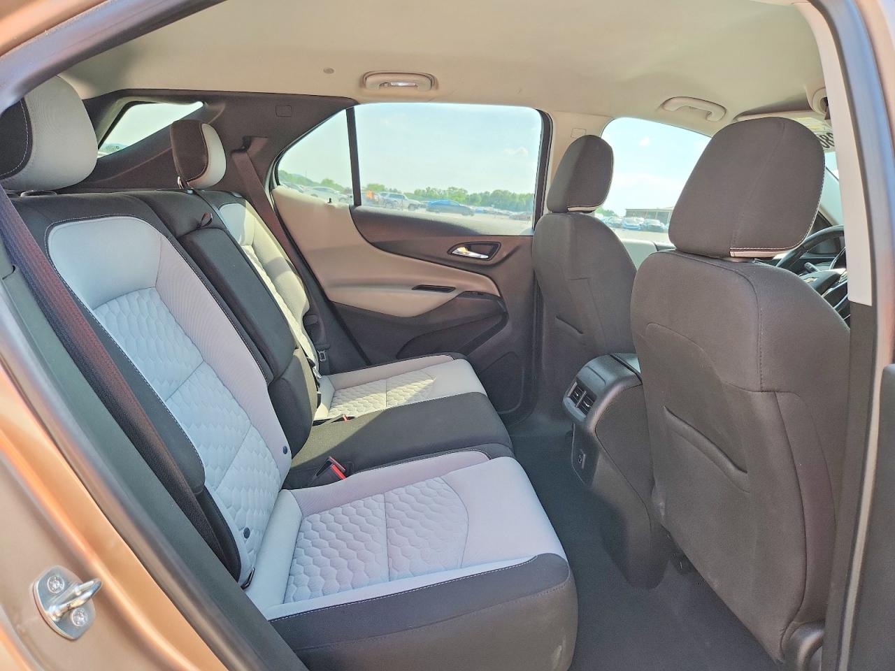 2019 CHEVROLET EQUINOX LT photo 11