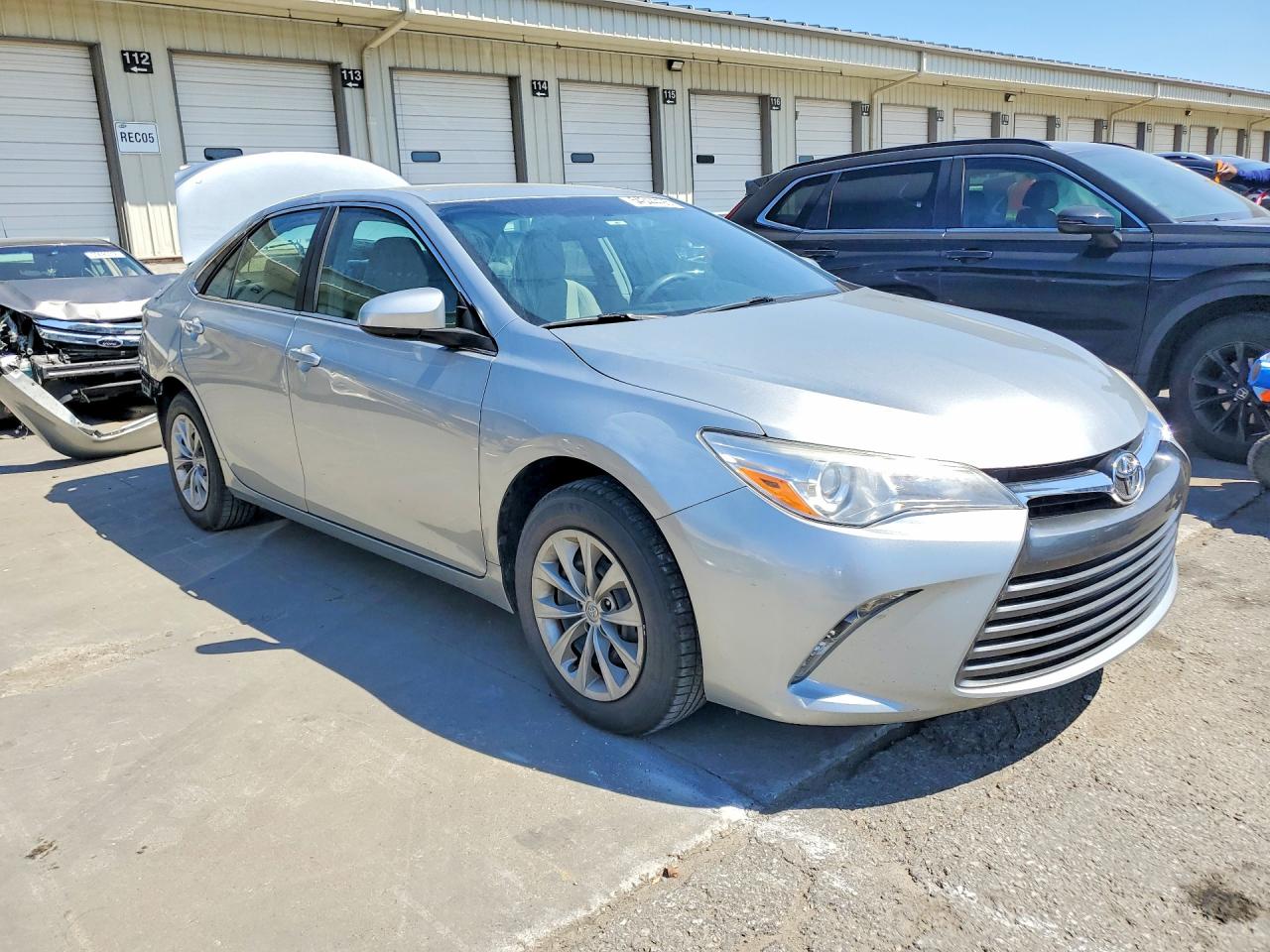2017 TOYOTA CAMRY LE photo 10