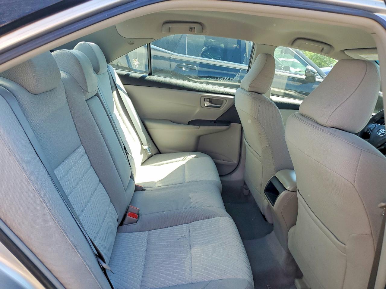 2017 TOYOTA CAMRY LE photo 28