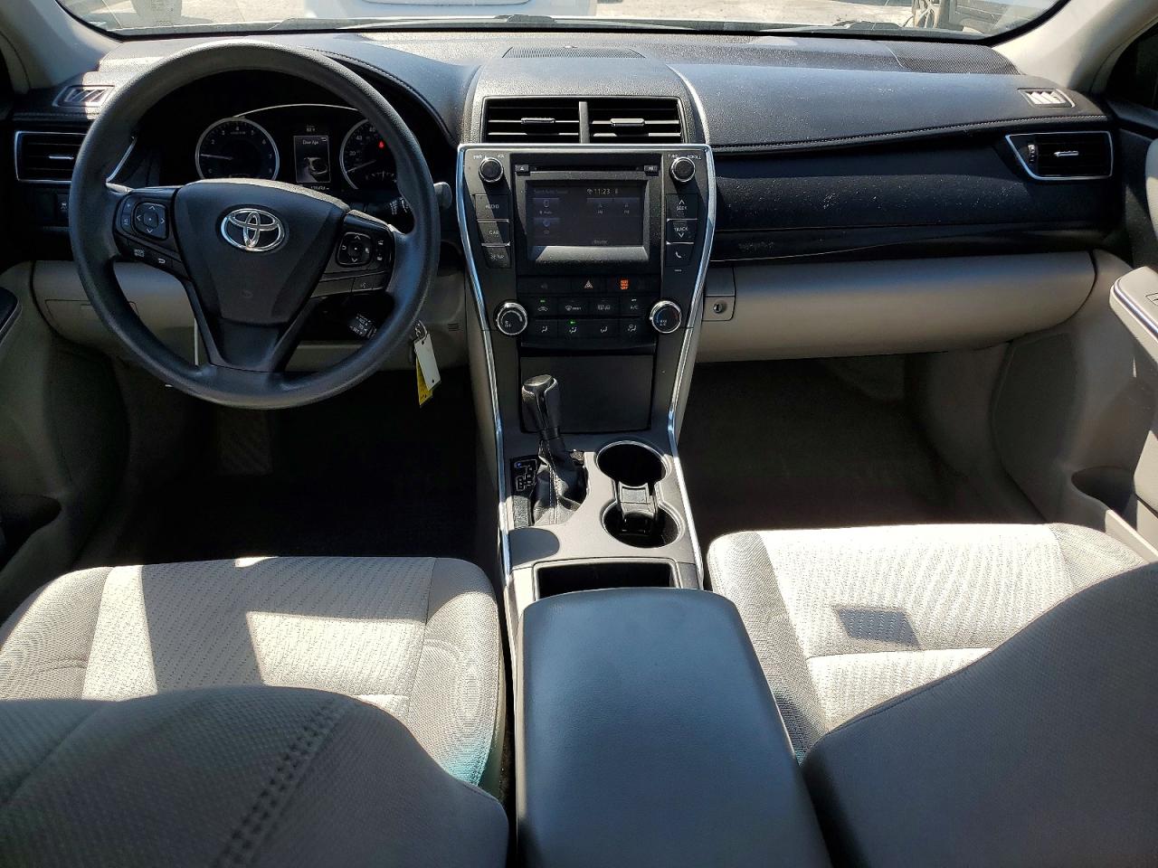 2017 TOYOTA CAMRY LE photo 22