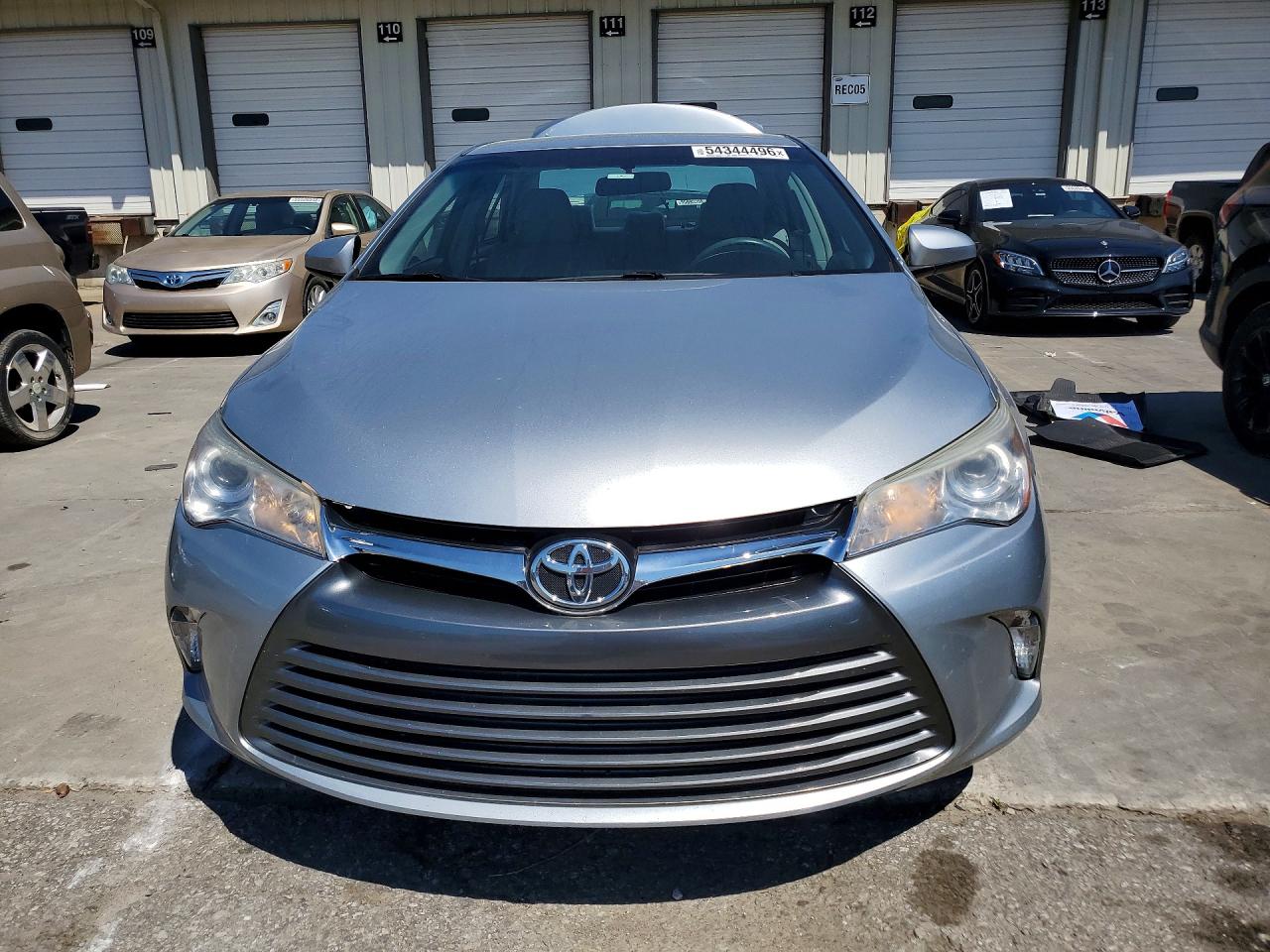 2017 TOYOTA CAMRY LE photo 13