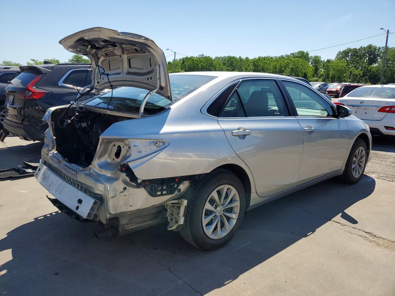 2017 TOYOTA CAMRY LE photo 7