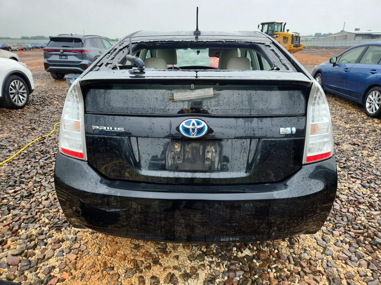 2011 TOYOTA PRIUS TWO photo 16