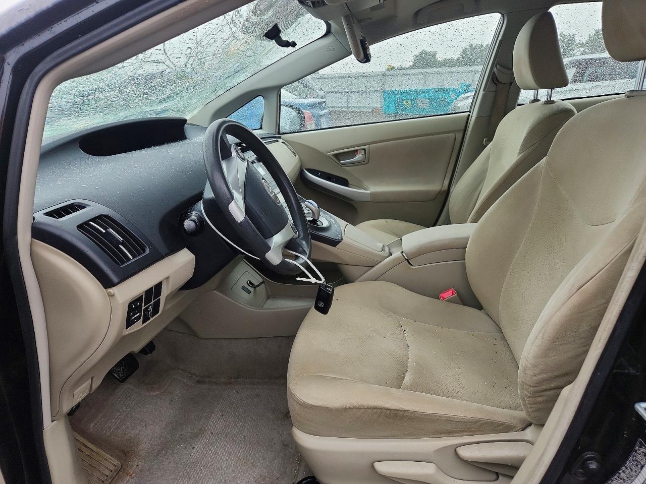 2011 TOYOTA PRIUS TWO photo 19