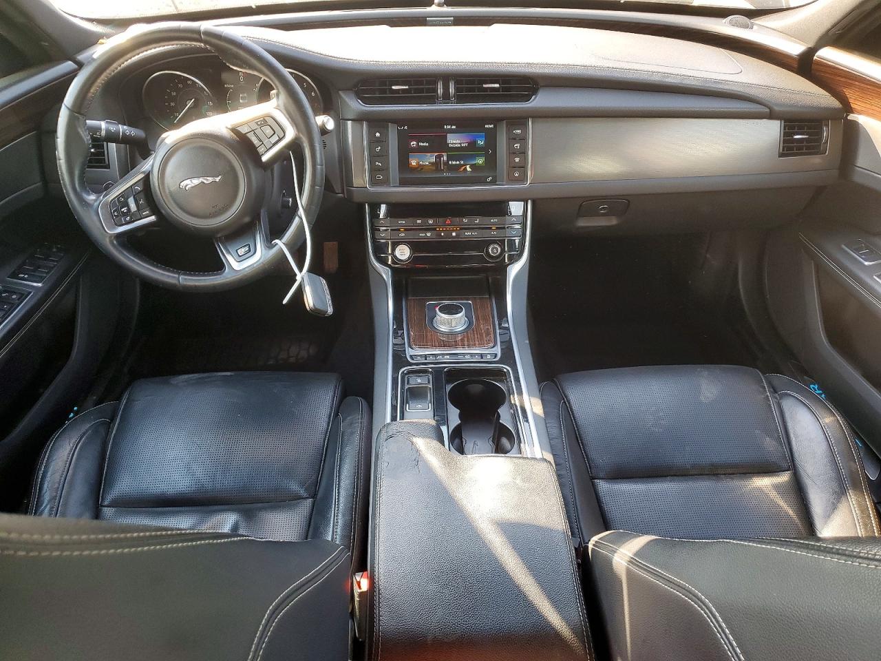 2016 JAGUAR XF S photo 15