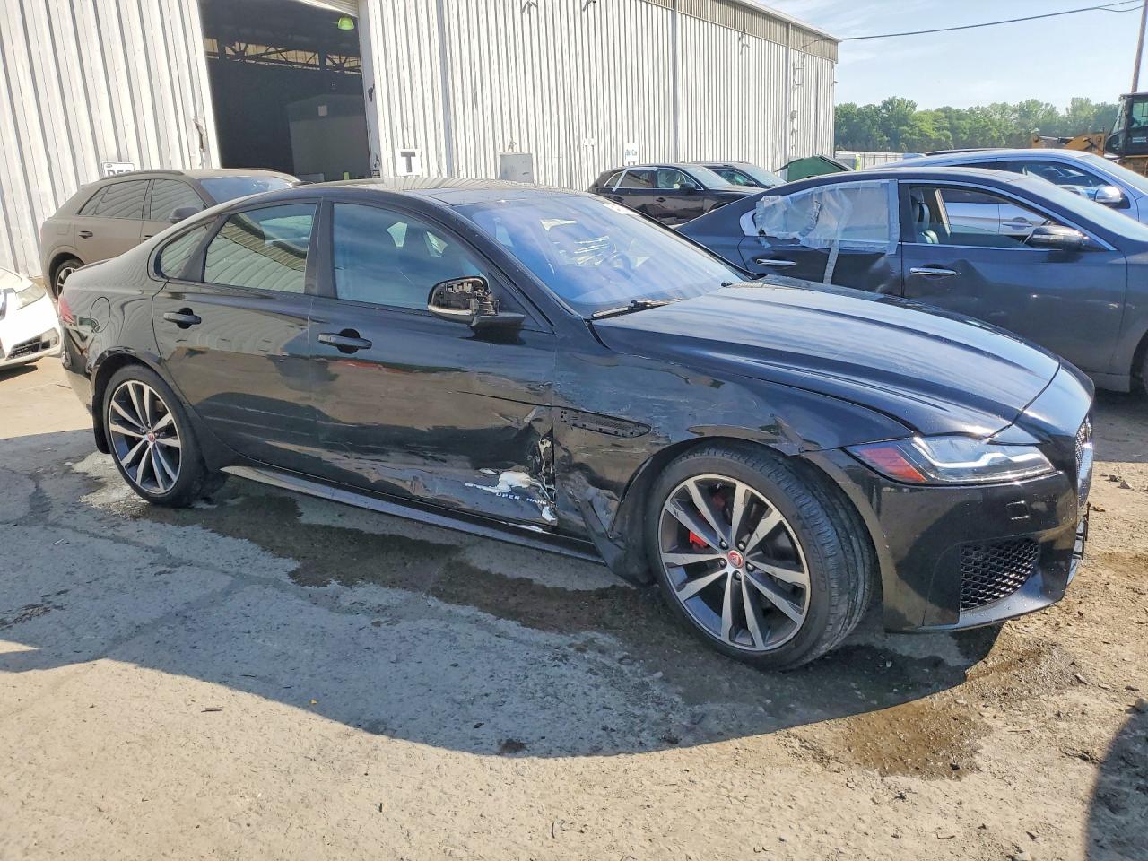 2016 JAGUAR XF S photo 7